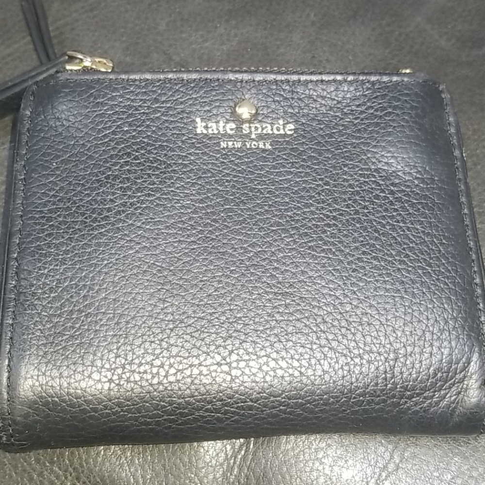 KATE SPADE SMALL BLACK LEATHER WALLET